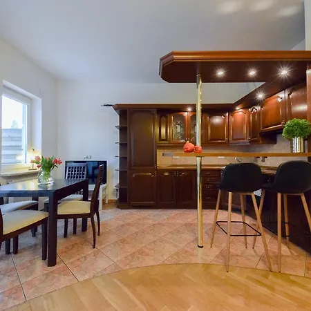 Shortstaypoland Bialobrzeska Apartment