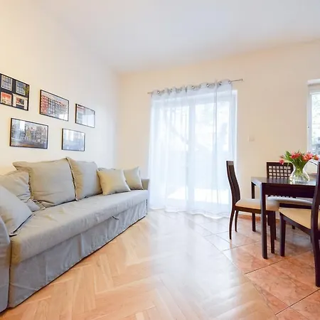 Shortstaypoland Bialobrzeska Apartment *